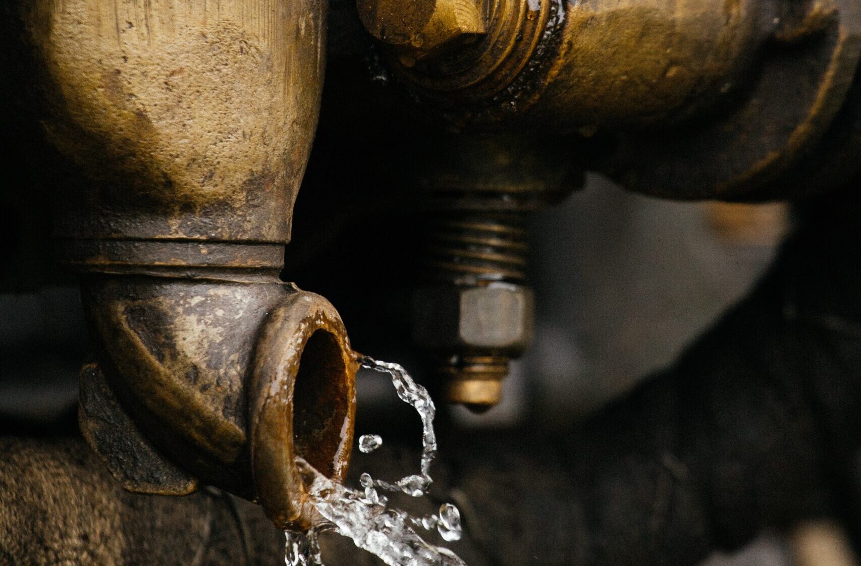 Water coming out of pipe