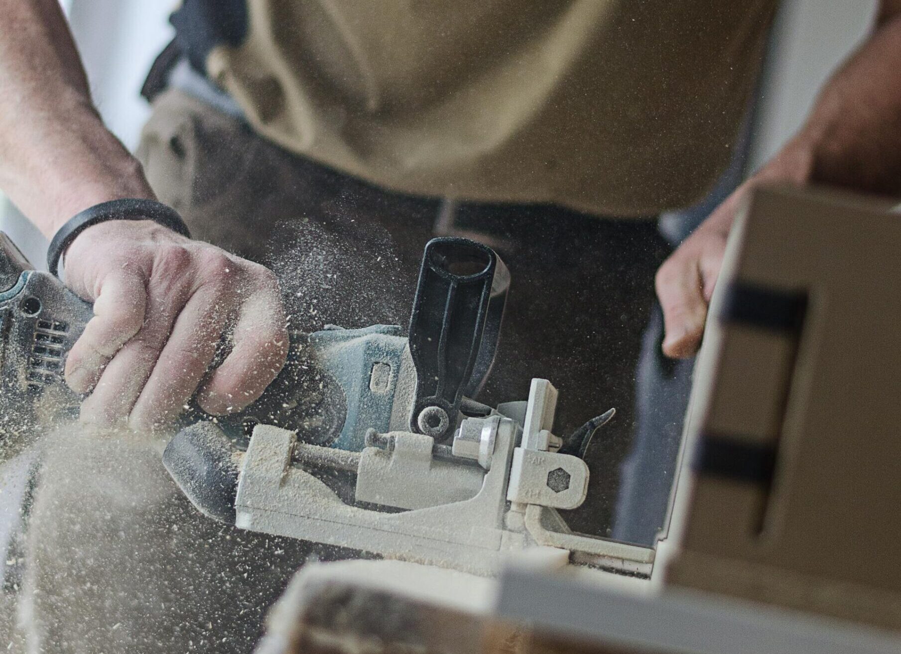 cutting plank with saw